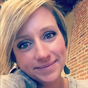 Meet your Posher, Kim